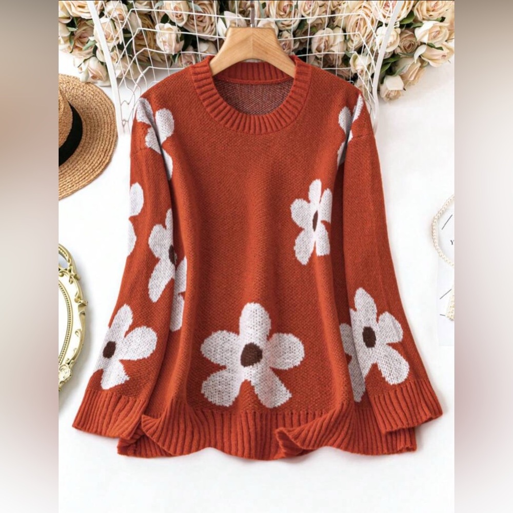 Round Neck Flower Sweater